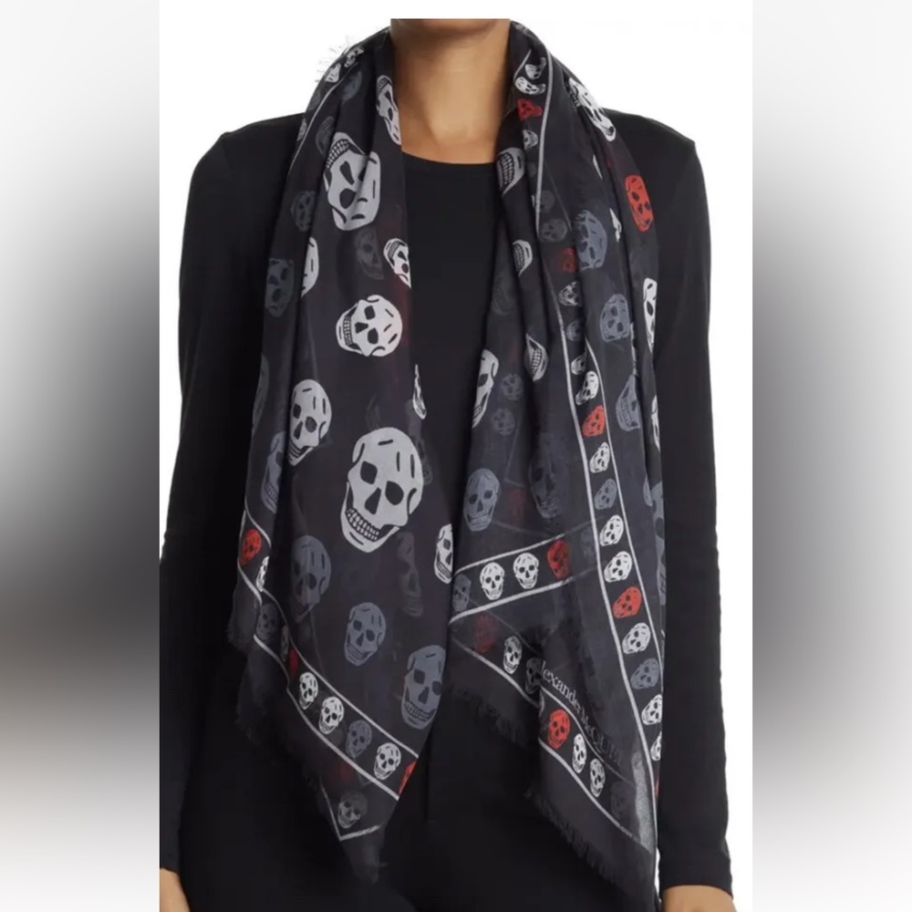 Alexander McQueen Skull Print Woven Scarf Black Grey Skull Boho Chic Wrap New